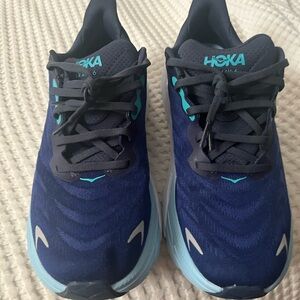 Hoka Arashi 6 shoes, like new , no box , never used , good condition, size 9D ,